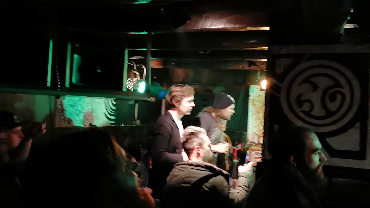 Mondo Generator - You Think I Ain't Worth A Dollar (Live)