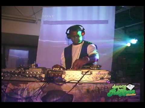 Dancehall Reggae Classics 05 29 09 - clip 5 - DJ R...