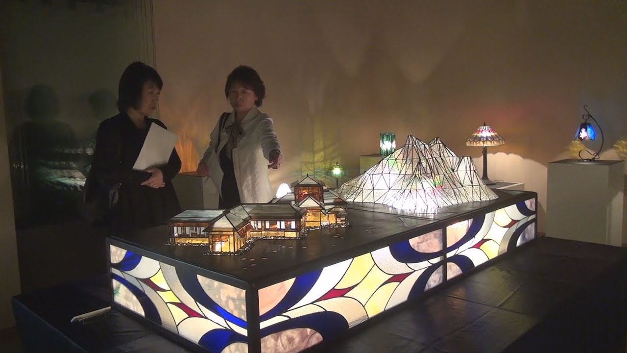 ガラスと光が織りなす「明暗の美」 ステンドグラス展 - YouTube