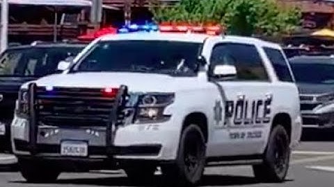 Truckee Police Responding Code 3 Through Heavy Traffic.