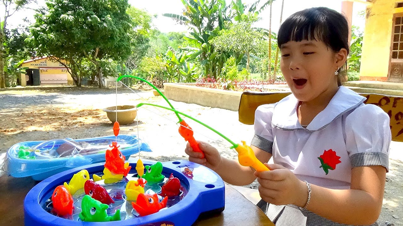 Đồ chơi câu cá vẫy đuôi tắm cho em bé Fishing games... - youtube