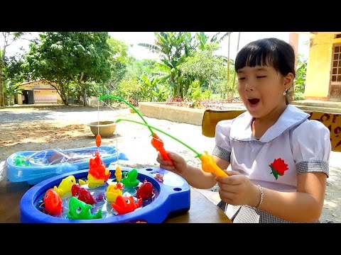 Video Đồ chơi câu cá vẫy đuôi tắm cho em bé Fishing games... - youtube