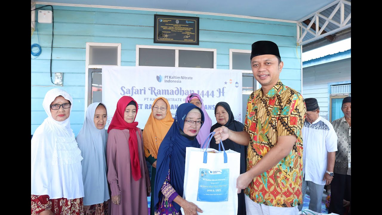 Berbagi Kebahagiaan Dengan Lansia, PT KNI Tebar Ratusan Paket Ramadhan