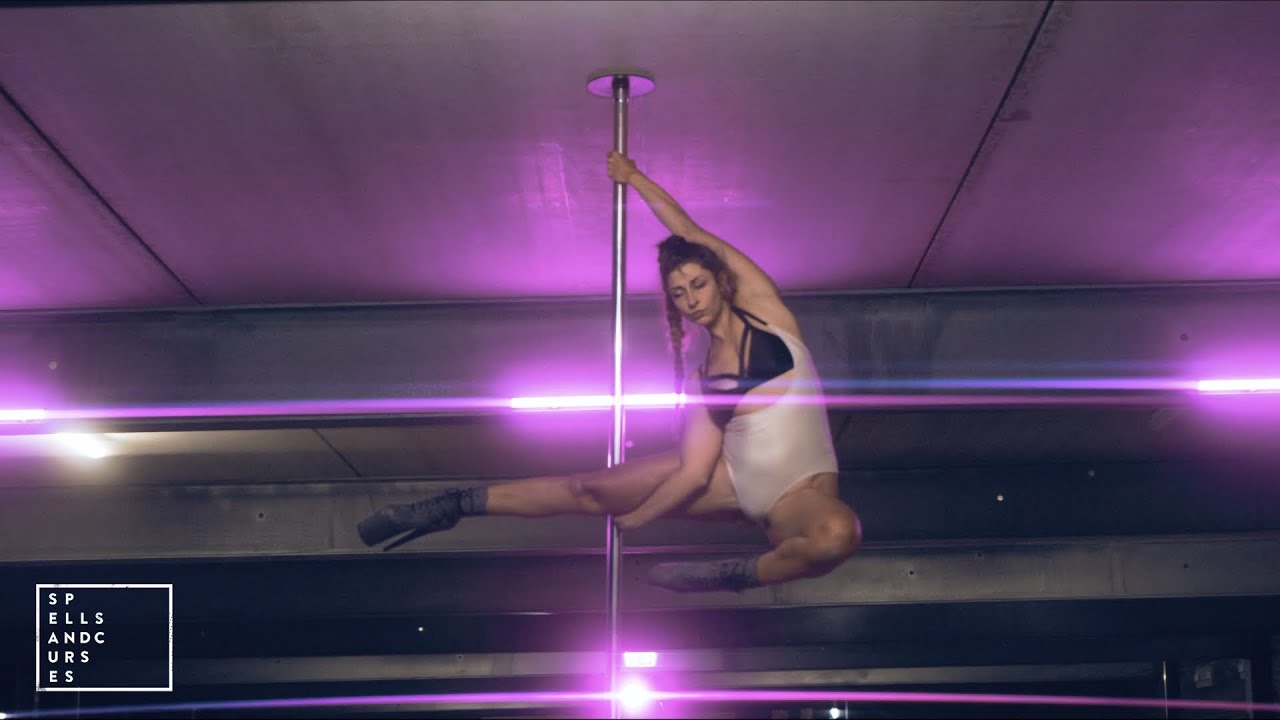 在 YouTube 上觀看「Spells and Curses - Little Things (Official 4K Music Video)」 在 YouTube 上觀看「Spells and Curses - Little Things (Official 4K Music Video)」