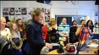 Tomas Ledin överraskar i direktsändning!