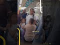 بسبب خلاف حول مقعد أب يتعر ض للكمة قوية على وجهه داخل قطار في إسطنبول