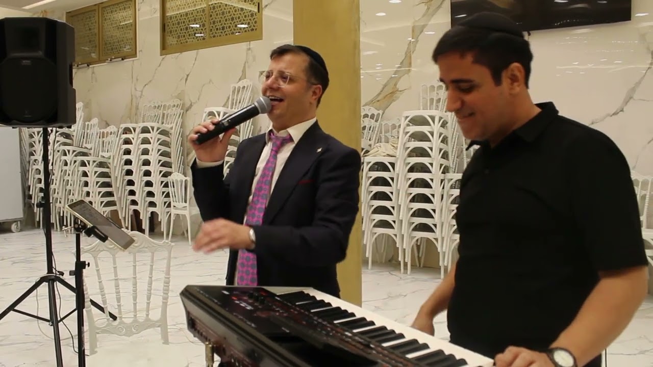 יהודה ועקניון -זך אל אתה עם הקלידן מנשה חזקיה