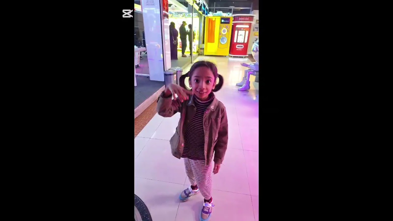 শপিং করতে গিয়ে আমরা যখন চাইনিজ খেয়ে আশি😋😎