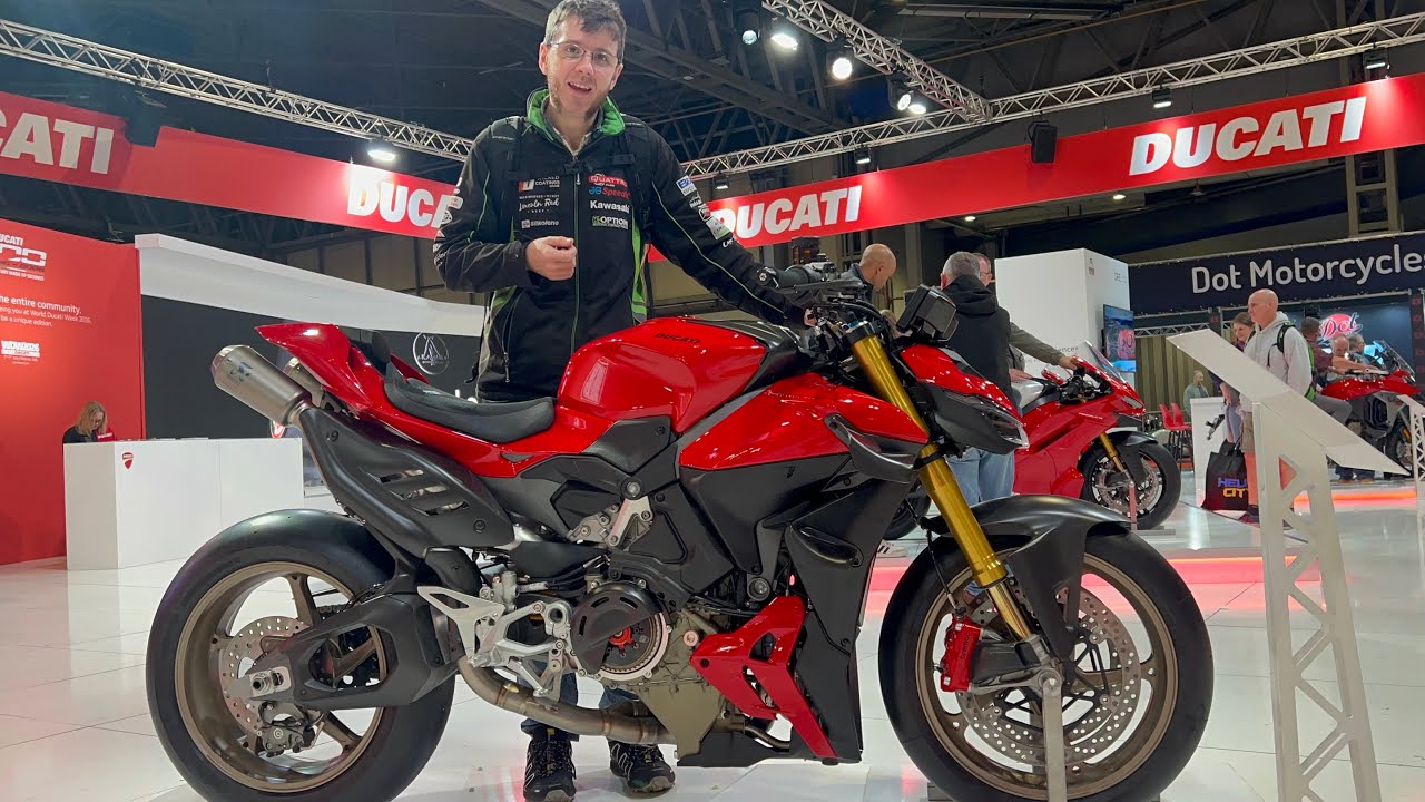 Представлен Ducati Streetfighter V4 S 2026 года! Полный обзор на Motorcycle Live 2025