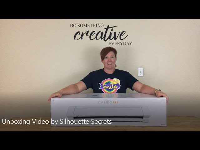 Silhouette CAMEO 4 Pro Set Up and Unboxing: Video and Tutorial (Video  Unboxing) - Silhouette School