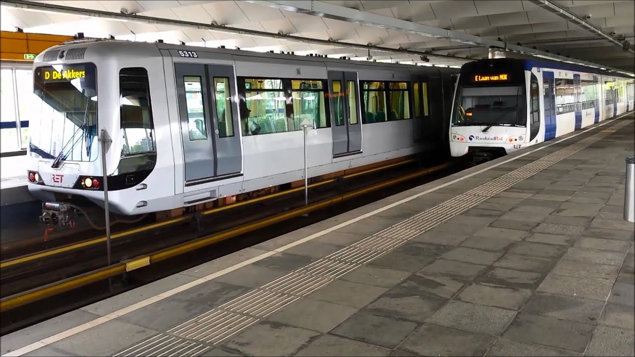 RET Metro 2*Type RSG3 & 3*Type B op Slinge richting Laan van NOI & De Akkers