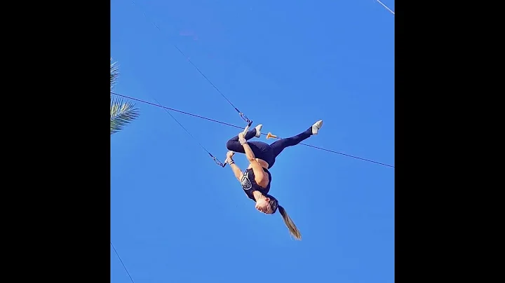 Gazelle on the flying trapeze - Jessica Arechiga