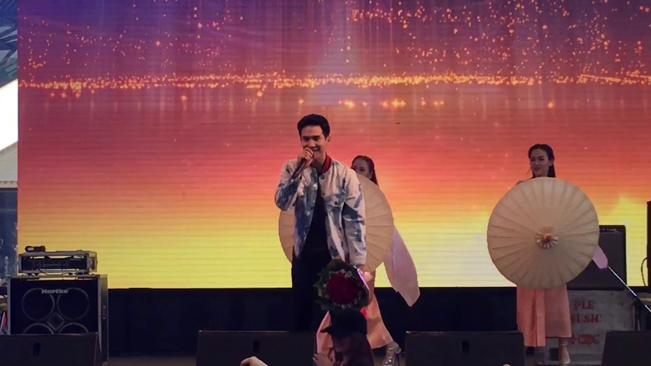 คุณพี่หมื่น!! โป๊ป ธนวรรธน์ - บุพเพสันนิวาส - ครอบครัวดนตรี &เมกะบางนา 17-3-18