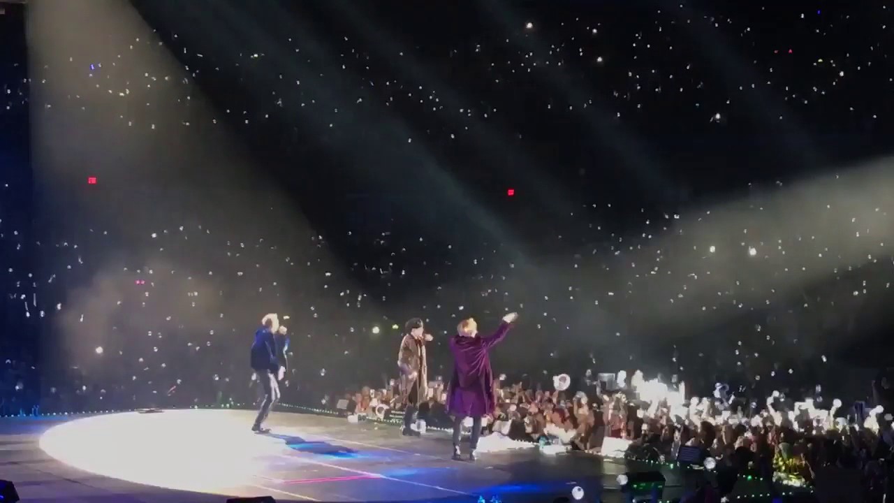 [170329] BTS The Wings Tour in Chicago - Cypher Pt 4 Fancam - YouTube