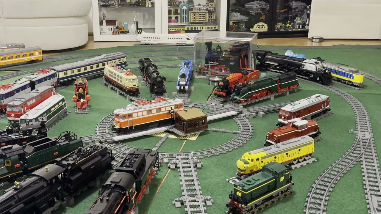 Brick-built Railway New Year's Parade 2026 - Christmas Tree MOC