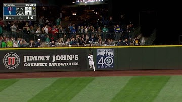 MIN@SEA: Dyson makes leaping grab, crashes into wall