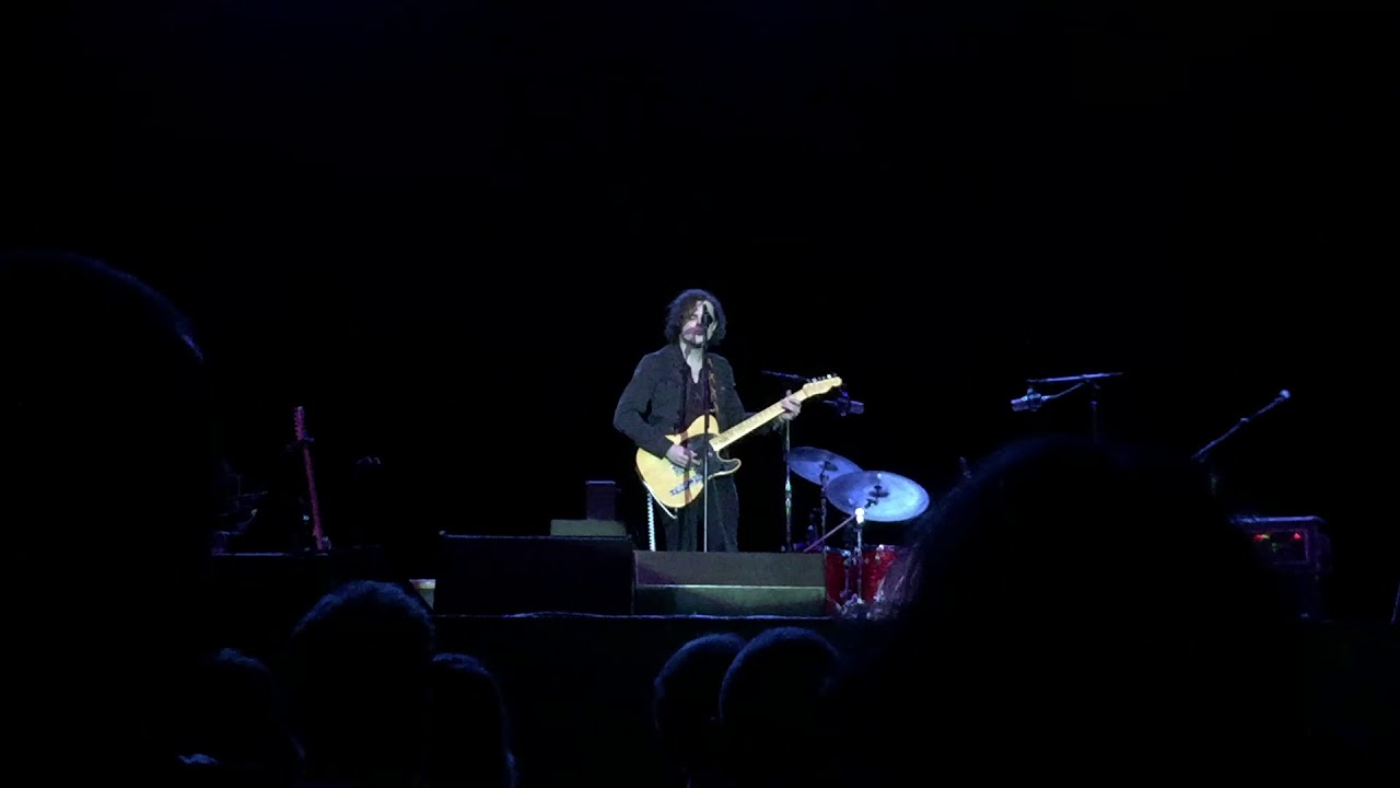 Hamish Anderson performs "World Keep on Turning" by Peter Green/Fleetwood Mac - Live Solo