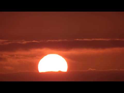 Video: U koliko je sati zalazak sunca u listopadu UK?
