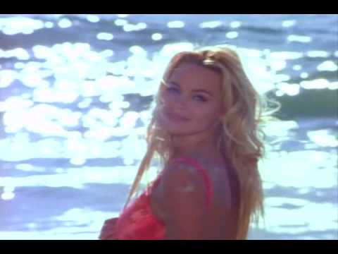 Video: Pamela Anderson Does Not Consider Herself Beautiful