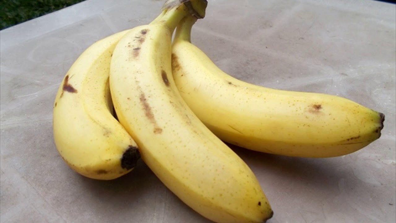 para que sirve tomar agua de cascara de platano verde