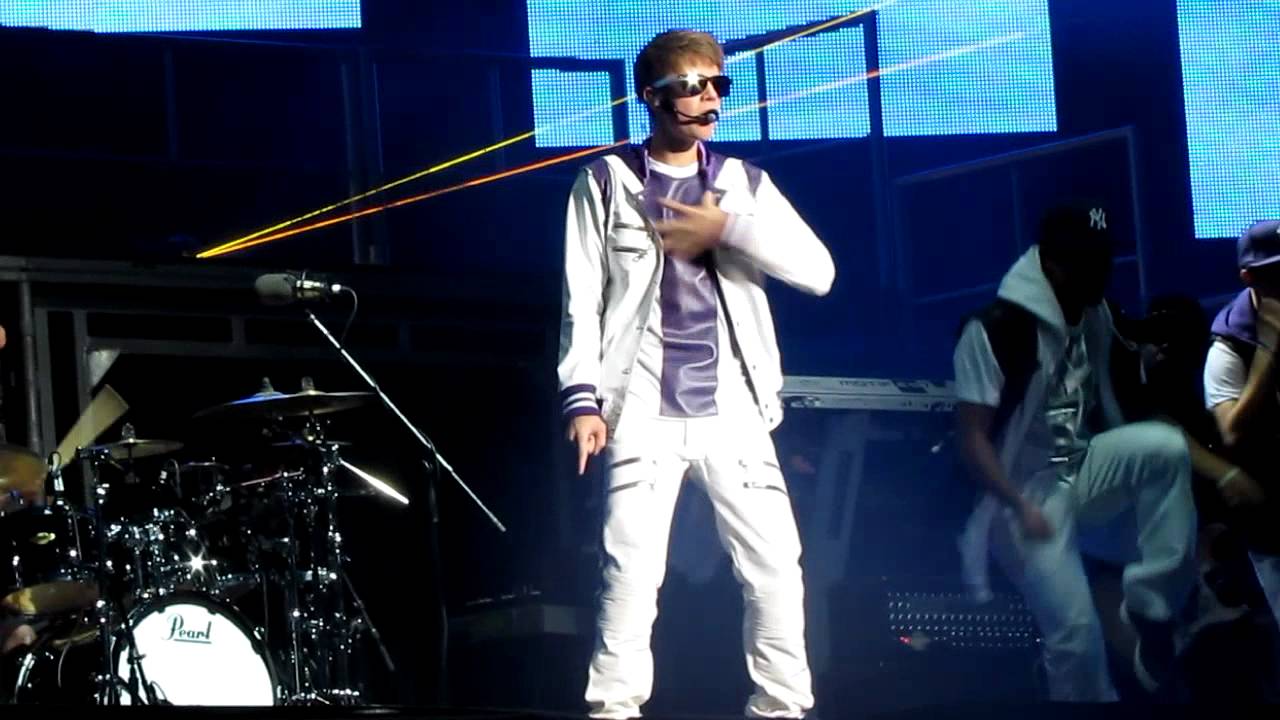 Love Me-Justin Bieber Mexico 1 Oct.