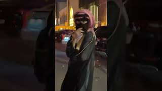 شاب سعودي لابس عقال ونقاب 🤣🤣 يوم التأسيس 🤣 #انستقرام #shorts