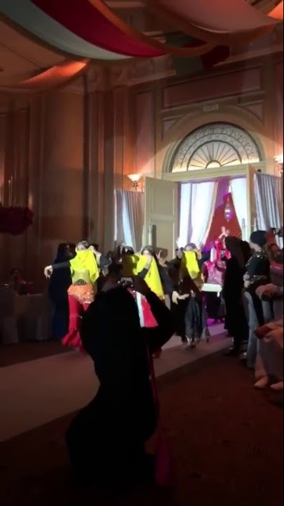 Neelofa Menari Gelek Di Malam Gala Naelofar Hijab. Meriahnya! - Part1