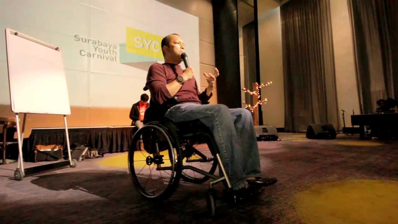 Handry Handry Satriago for Surabaya Youth Carnival 2013 - YouTube