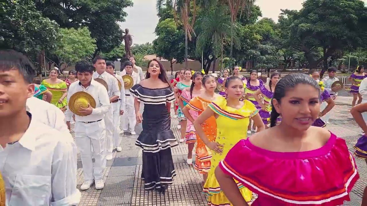 Watch Guisela Santa Cruz - El Camba (Video Oficial) on YouTube Watch Guisela Santa Cruz - El Camba (Video Oficial) on YouTube