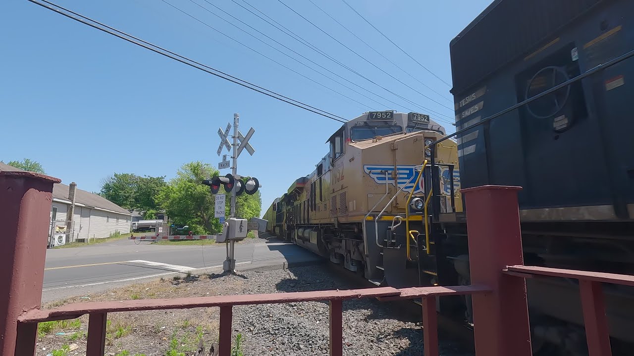 [4K] NS Train 11N Comin in HOT with UP 7952 Elephant Foreign Power ...