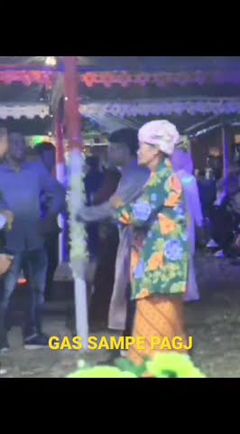 Lagu Minang - Joget si nenek bikin gemes #dangdut #memelucuuhuh #joget #asupansegar #hiburan #viral