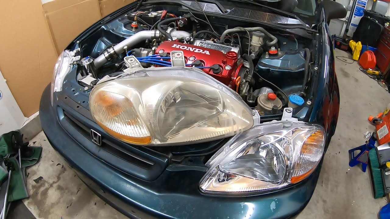 Civic Gets New Headlights & other Updates - YouTube