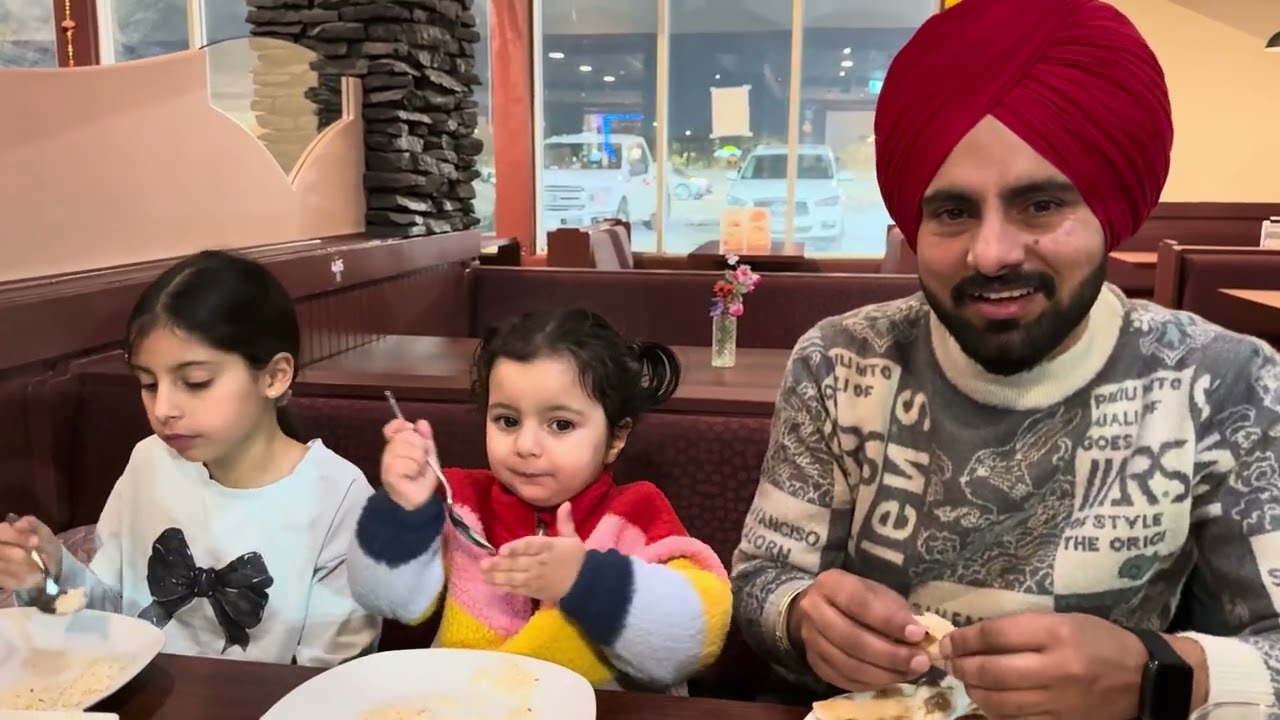 ਇਲਤੀਆਂ ਨੇ  ਚੱਕ ਤੇ ਫੱਟੇ  ਖਾਣ ਪੀਣ  ਵਾਲੇ 