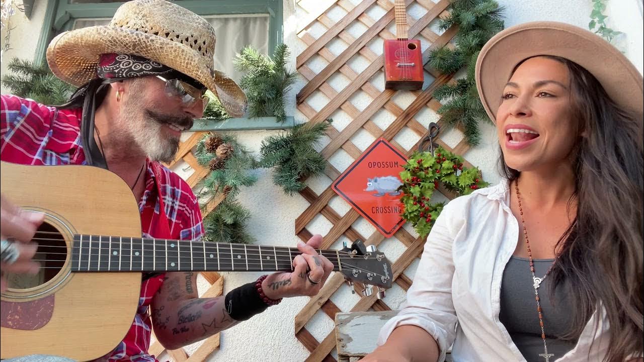 'The Chain' Live Cover Acoustic Great Harmonies 'The Chain' Live Cover Acoustic Great Harmonies