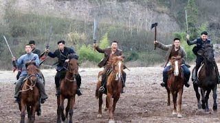 Chinese soldiers charged on horseback, the enemy was totally unable to resist