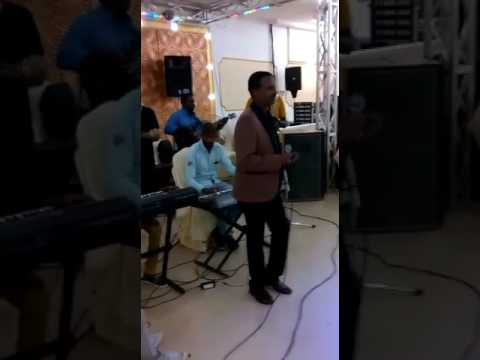 فتحي الملامة حد يشعر بالسعادة