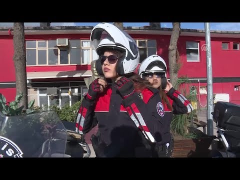 Video: Kızlar Poliste Kim çalışıyor