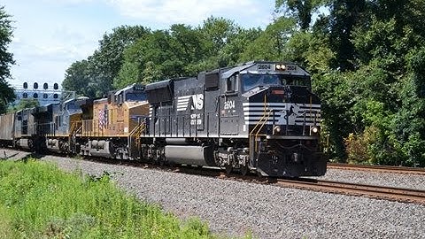 NS 64E with NS / UP / CSX & CSX lashup