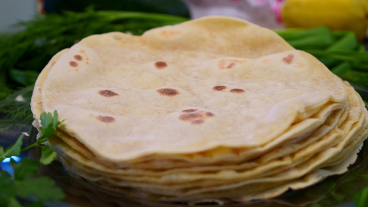 Мексиканские лепешки тортилья с начинкой из гуакамоле