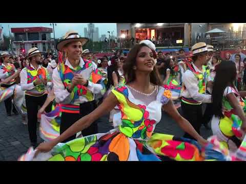 Flor Ribeirinha dança na Praça Vermelha