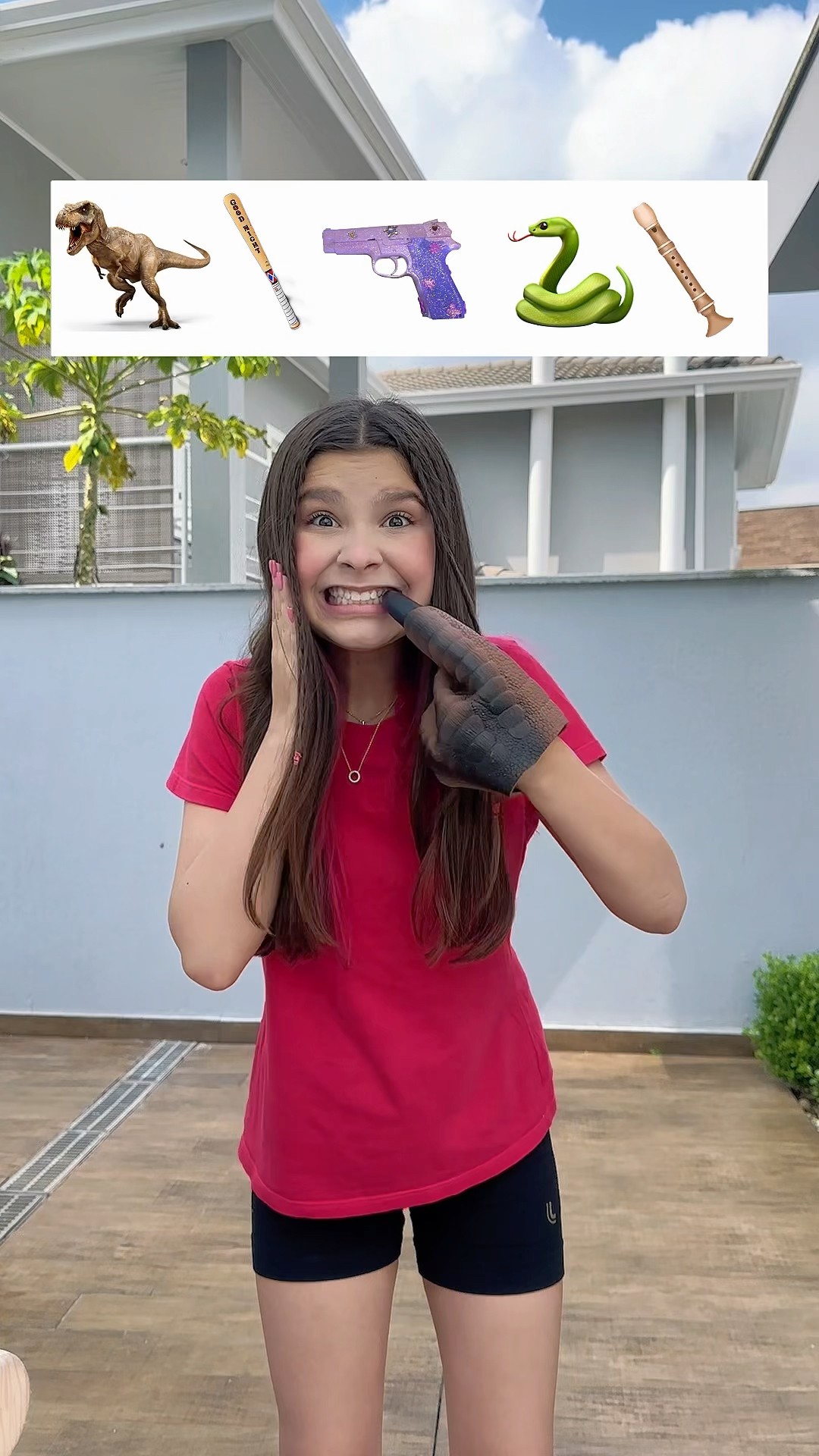 FIZ UMA MÚSICA COM UMA COBRA PERIGOSA?! #shorts