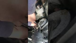 How to installe a Alternator hyundai sonata 2014