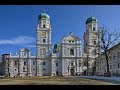 PASSAU/D: Sonntagseinläuten im Dom zu Passau St. Stephan