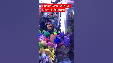 Lucky Claw Win @ Dave & Busters #shorts #clawmachine #arcade #daveandbusters