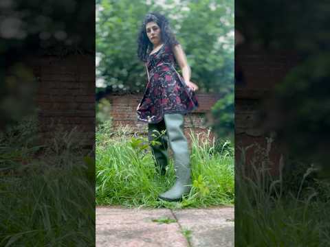 Outfit of the day goth velvet dress with Green waders