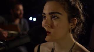 Deniz Özçelik -  Çok Çıplak | Başka Şarkılar