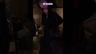 Maailinh Prezentuje Swój Outfit