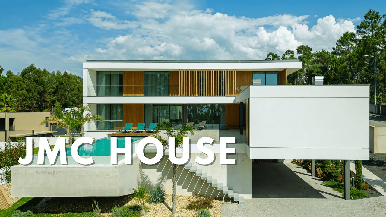 JMC House | House Design that Maximizes Views by Taking Advantage of the Natural Slope of the Land