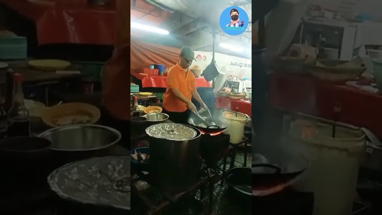 Skill cooking nasi goreng ala Tri top street food Indonesia 