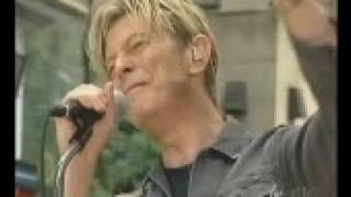 David Bowie - Modern Love LIVE